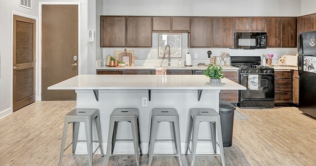 Iconic on Alvarado: Off-Campus Student Housing, San Diego, CA 92120 - photo 7