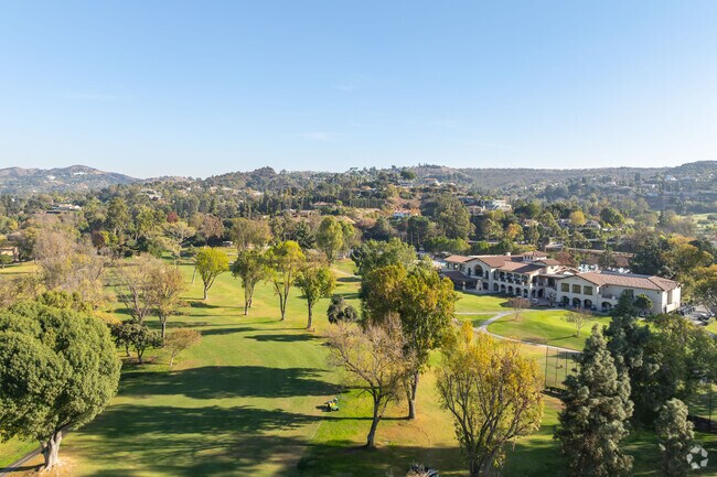 South Hills Country Club features an 18-hole course and clubhouse amenities.