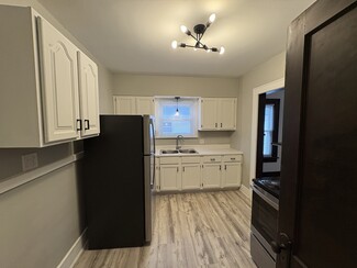 2468 3rd St Unit Upper, Cuyahoga Falls, OH 44221