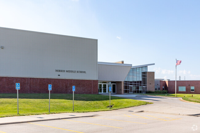 Norris Middle School is an above average public school.