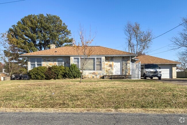 Small single-story homes are perfect for those starting a family in Highland Home.