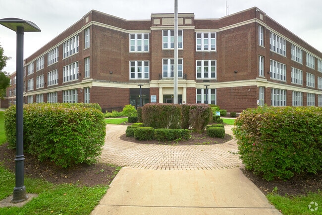 Spry Middle School has an overall grade of A- on Niche.