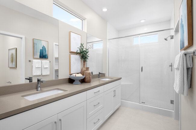Encore-Whittier-Plan-1C-Model-Home-Primary-Bath.jpg