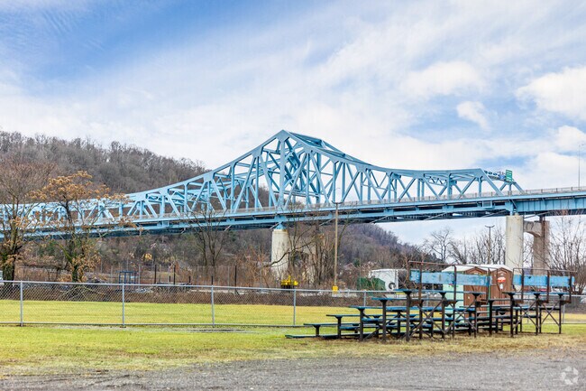 The Mansfield Bridge is a common route to get from Liberty to downtown.