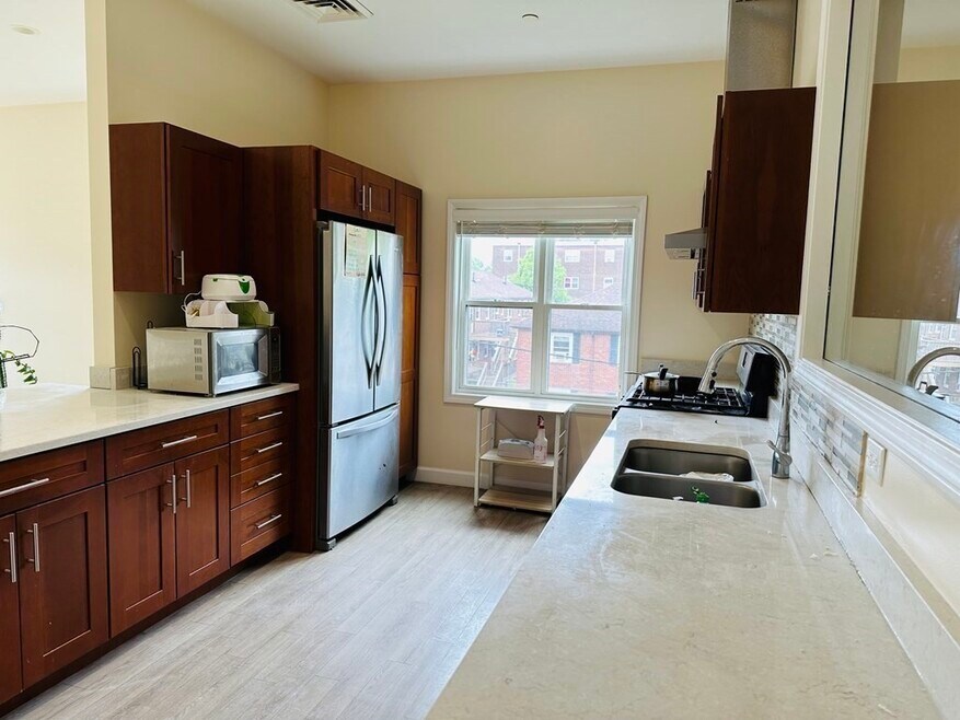 893 Hancock St unit 2, Quincy, MA 02170 - photo 1