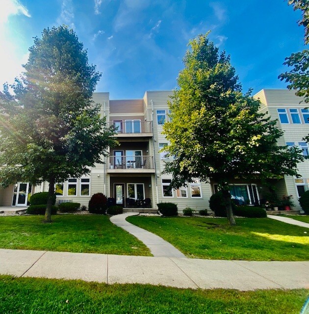 8206 Starr Grass Dr unit 107, Madison, WI 53719 - photo 1