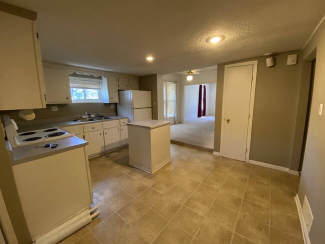 409 2nd St, West Des Moines, IA 50265 - photo 7