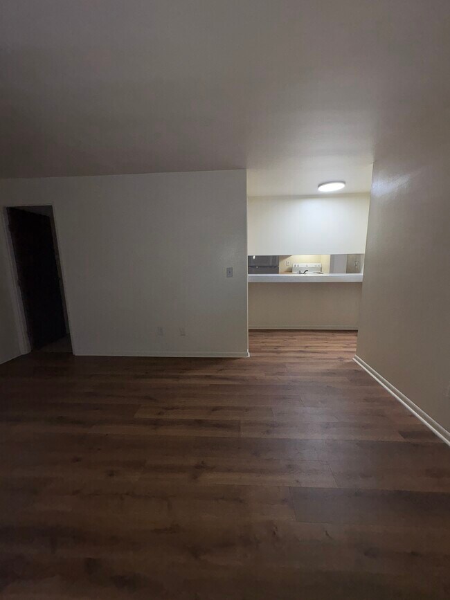 Family Room/Breakfast Bar