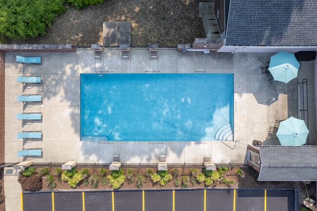 The Towers at Falling Water, Strongsville, OH 44136 - photo 7