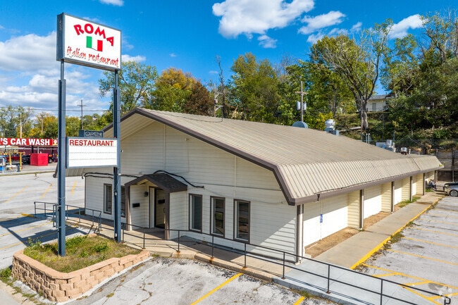 Every town needs an old-school Italian joint, and Roma Italian is that place in Bellevue.