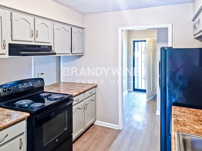 4031 Friendly Way, Memphis, TN 38115 - photo 7