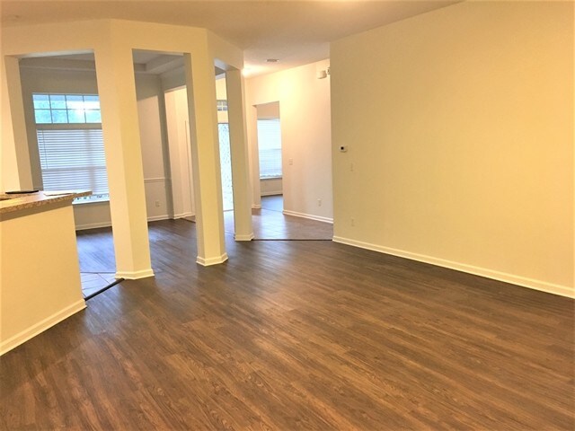 4622 Glendas Meadow Dr, Jacksonville, FL 32210 - photo 4