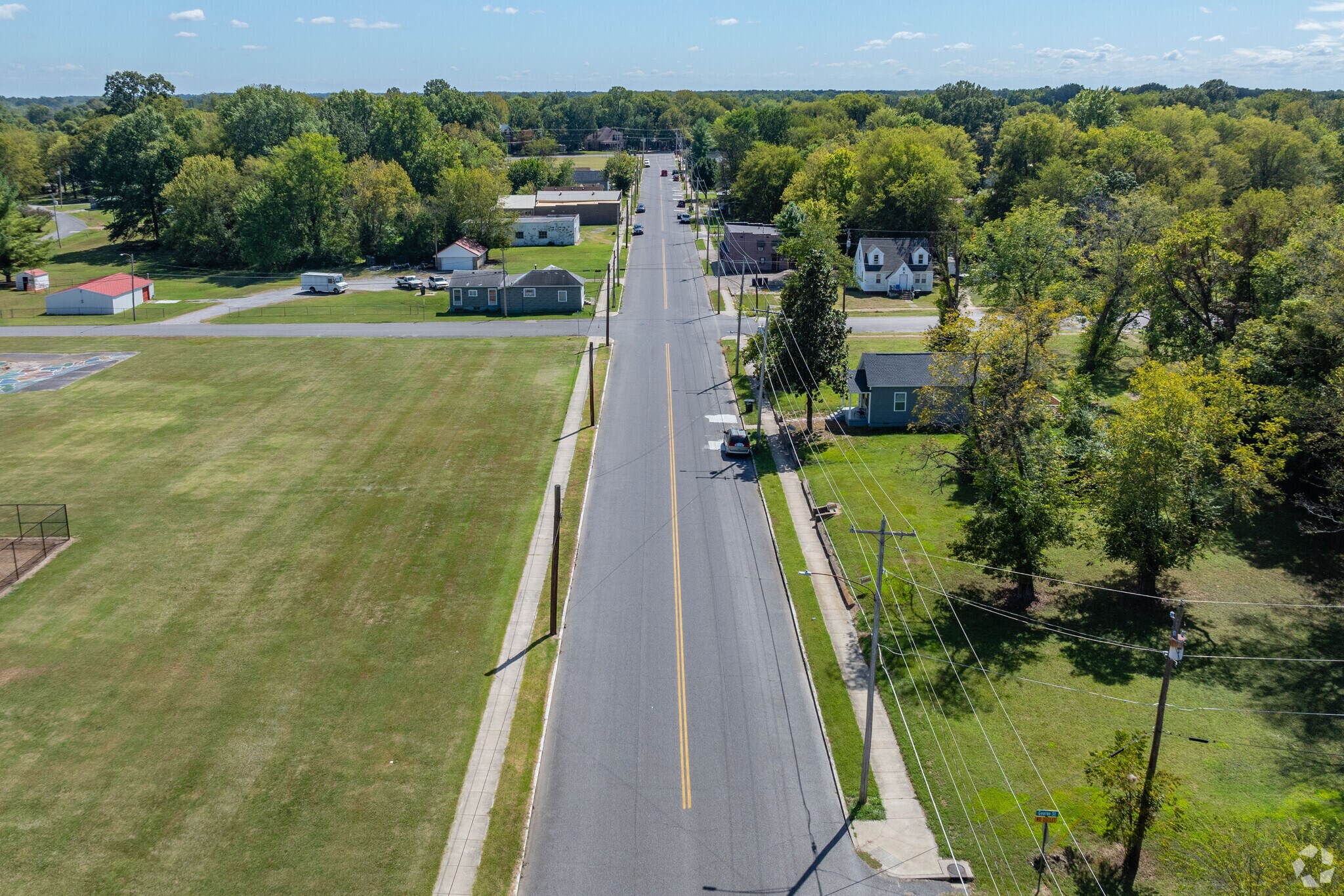 South 6th street is a major road that runs through Kolb Park.
