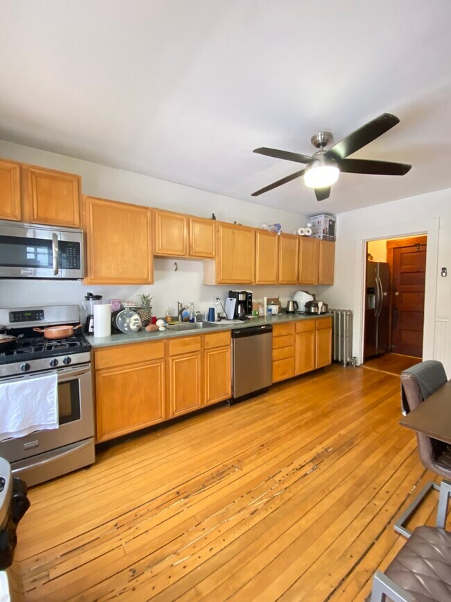 9 Fairfield St unit 1L, Cambridge, MA 02140 - photo 4