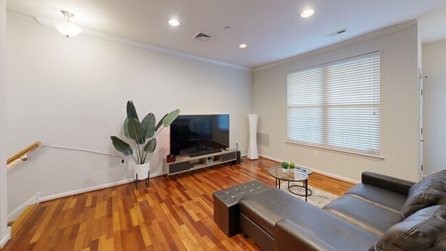 3139 W Thompson St unit 19, Philadelphia, PA 19121 - photo 2