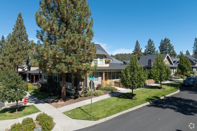 Traditional and modern architectural styles are represented in Summit West.