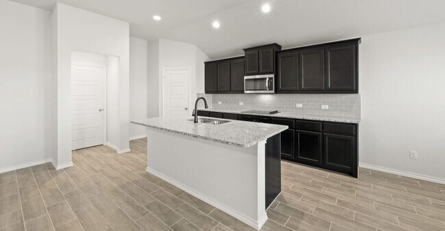 1240 Clubhouse Dr unit 36487732, Burleson, TX 76028 - photo 4