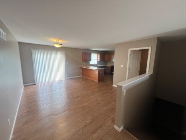 425 Station Crossing unit 427, Waterloo, IL 62298 - photo 4