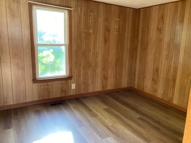 1503 E Millard St, Johnson City, TN 37601 - photo 6