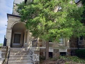 25 Garrison Rd Unit 3, Brookline, MA 02445