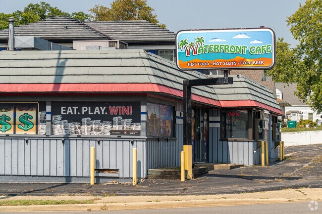 Waterfront Café is the area's mom-and-pop, known for its crispy catfish and walleye.