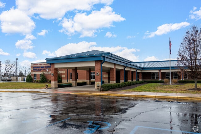 Discovery Ridge Elementary School has above average test scores.