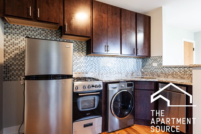 2907 N Mildred Ave unit 2, Chicago, IL 60657 - photo 3