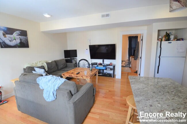 21-23 Weitz St unit 3, Boston, MA 02134 - photo 5