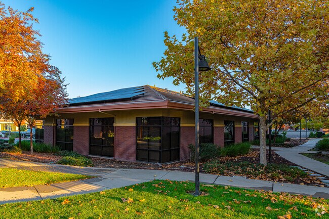 Solar panels line the roof of Peak Prep Pleasant Valley.