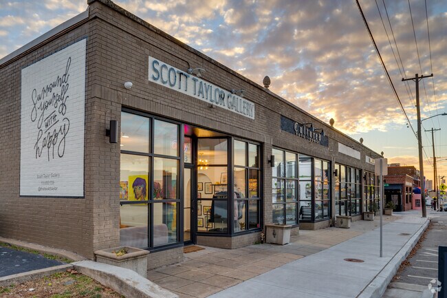 There are close high end retail options throughout Sunrise Terrace.