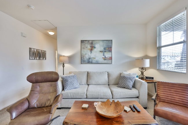 16912 Laurel Hill Ln unit 116, San Diego, CA 92127 - photo 3