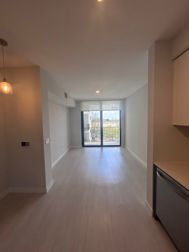 40 NW 14th Ave unit A2, Dania, FL 33004 - photo 4