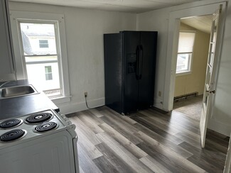 412 E Jefferson St Unit 412-2 E Jefferson St, Goshen, IN 46528