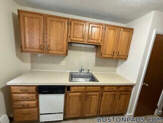 11 Brattle St Unit 2, Arlington, MA 02476