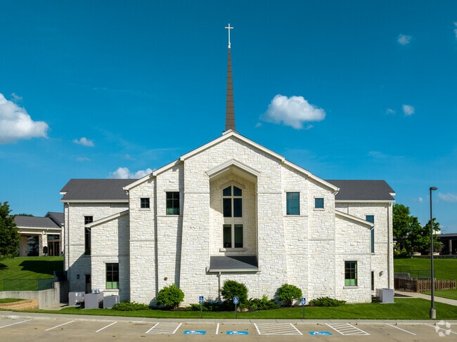 Midwestern Seminary is a picturesque location where many residents choose to worship.