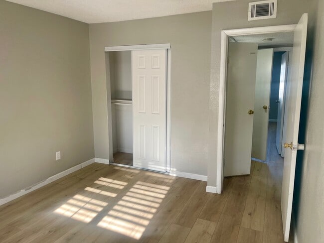 320 Champlin Ave, Henderson, NV 89015 - photo 3