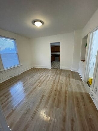 630 Hagerer St Unit Lower, Racine, WI 53402