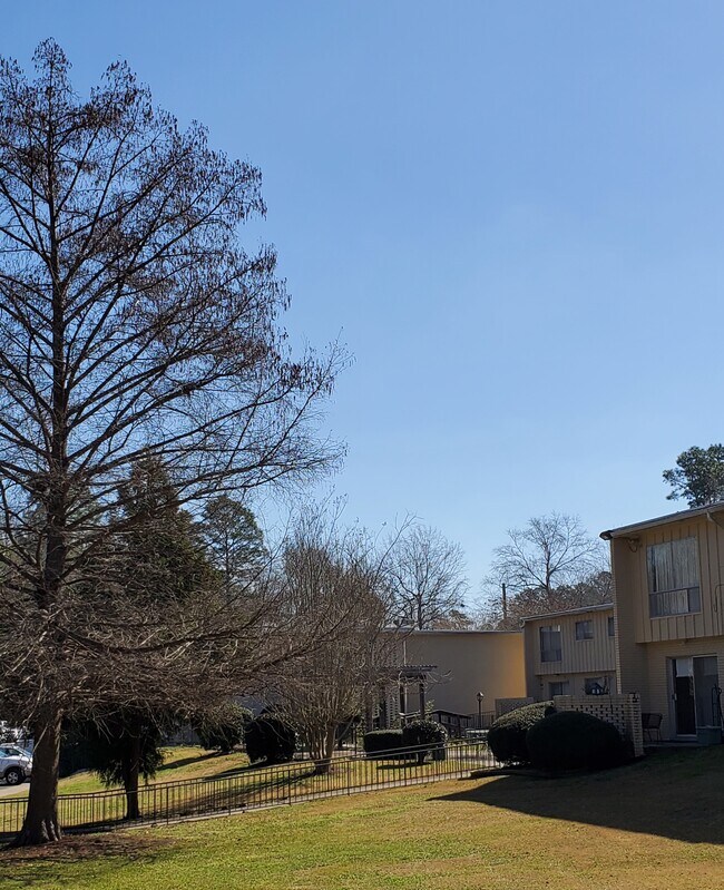 620 S 28th Ave, Hattiesburg, MS 39402