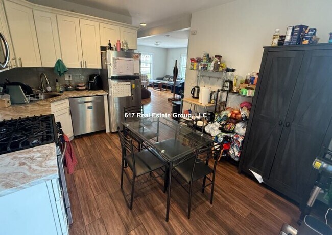 22 Mansfield St unit 2, Allston, MA 02134 - photo 4