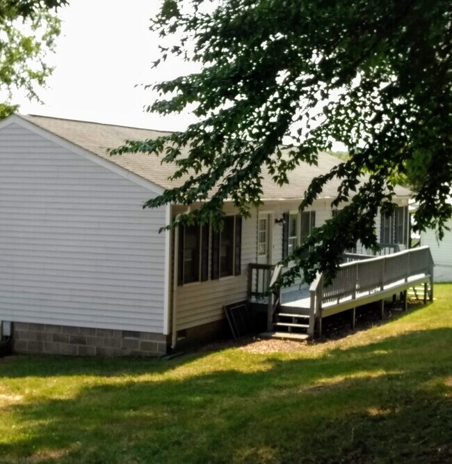 200 Jefferson St Unit C, Farmville, VA 23901