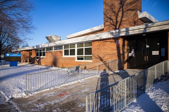 East Elementary School is a public school located in Zion.