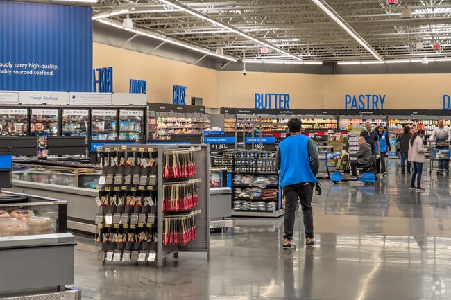 One of DFW's premier Walmart locations serves Murphy.
