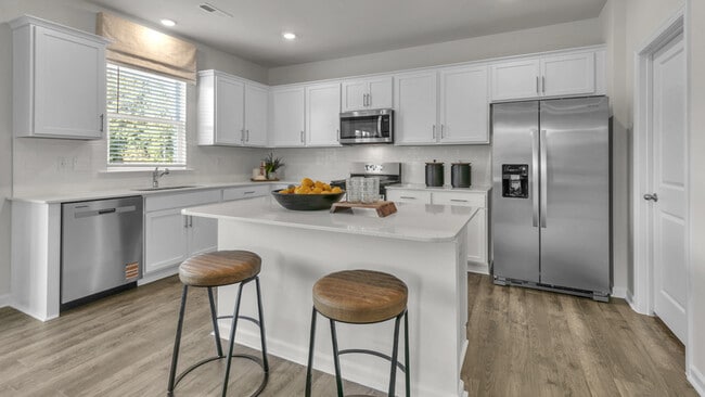 301 Hanging Elm Ln, Fuquay-Varina, NC 27526 - photo 3