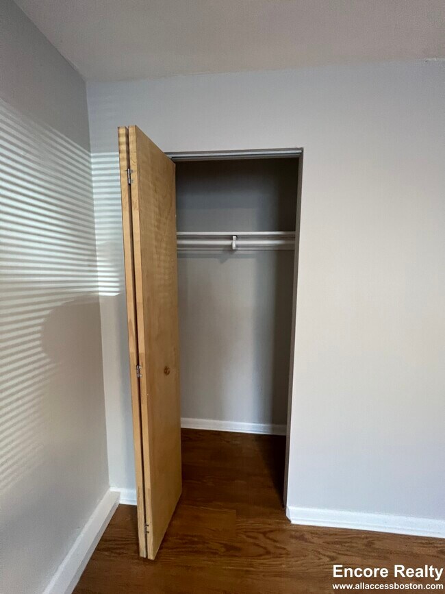 240 Babcock St unit 222--4E, Brookline, MA 02446 - photo 6