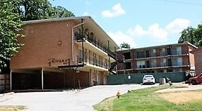 1611 Riverside Dr unit 24, Tulsa, OK 74119 - photo 1