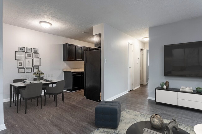 Dover Heights, Cincinnati, OH 45205 - photo 2