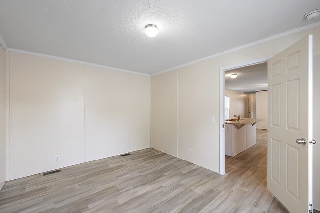 4418 E Daisy Ln, Traverse City, MI 49685 - photo 5