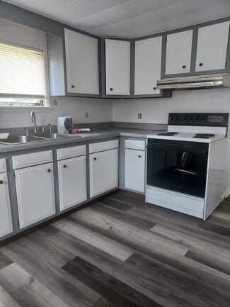 523 N Locust St, Urbana, OH 43078