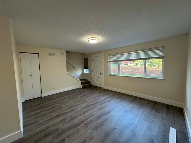 335 SW 1st St unit 2, Warrenton, OR 97146 - photo 3