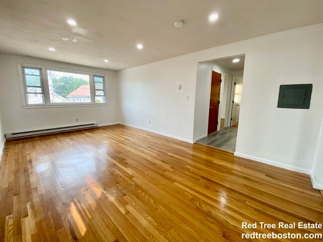 95 Metropolitan Ave unit 2, Roslindale, MA 02131 - photo 5